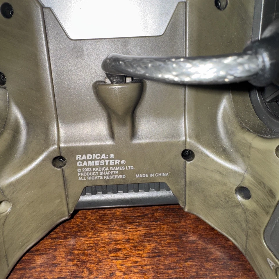 Controlador con cable Radica Gamester FPS Master Pistol Grip para Xbox original Foto 2 de 4