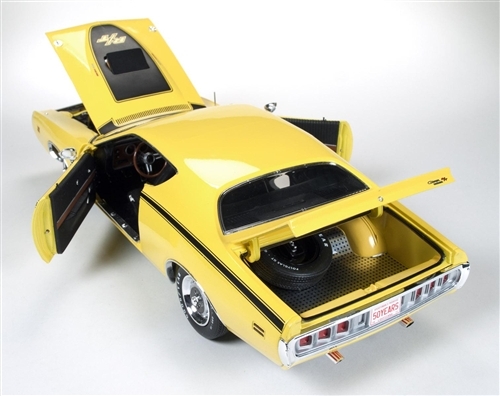 1971 Dodge Charger R/T Banana Yellow 1:18 Auto World 1031 | eBay