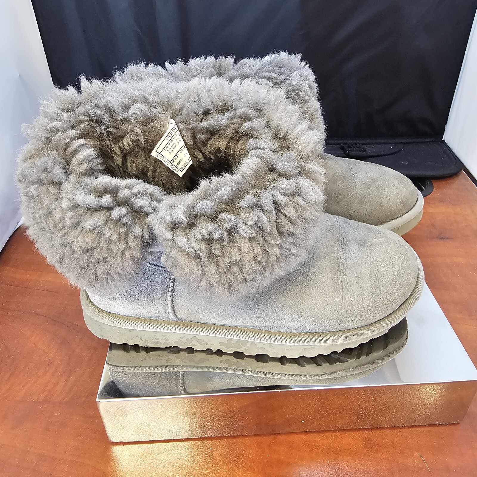 UGG Bailey Button Shearling Suede Leather Classic… - image 5