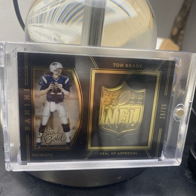 Tom Brady-Patriots Buccaneers 2016 Panini Black Gold /25 GOL NFL SHEILD (RARE)
