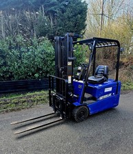 Caterpillar 1.8t Electric Counterbalance Forklift /Triple Mast/Container Specs