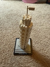 LEGO ARCHITECTURE: The Leaning Tower of Pisa 21015  W/ Instructions