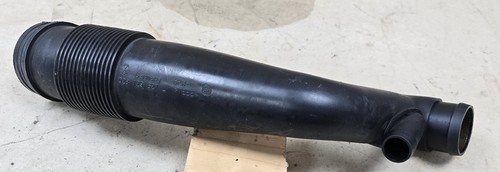 VW T4 1.9 TD Ansaugschlauch Turbolader Schlauch Rohr Ansaug Turbo 028129627L