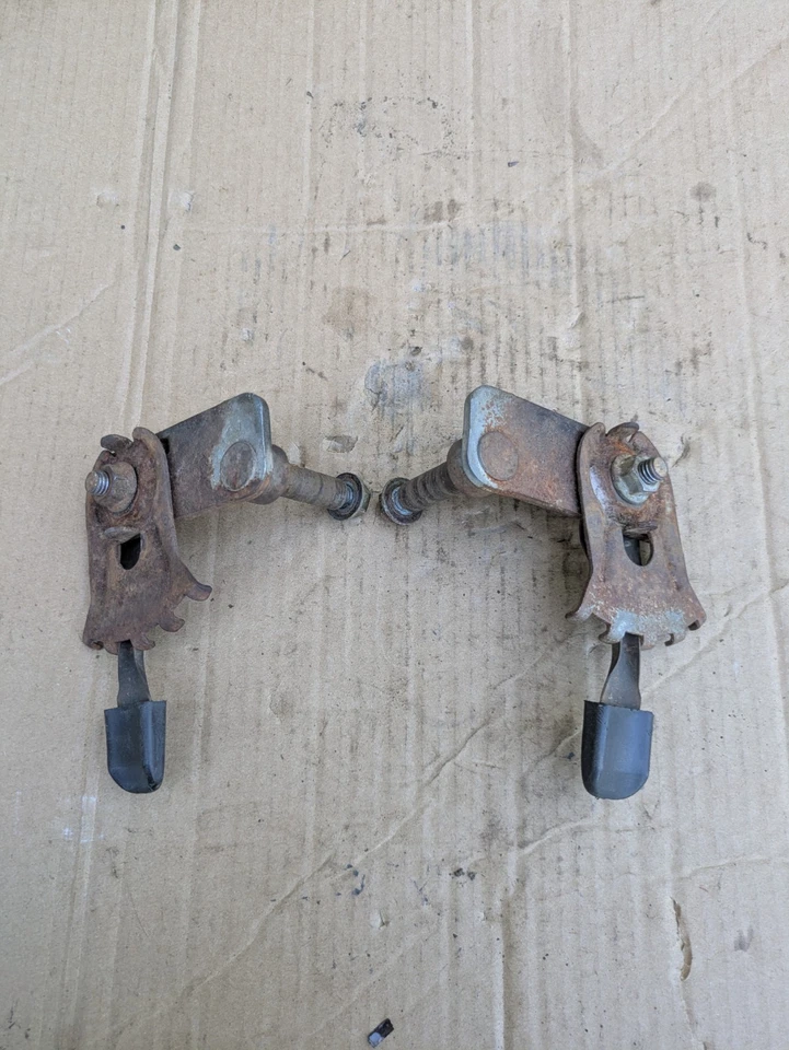 Передние левый и правый регуляторы высоты Troy Bilt 11A-542Q711 687-02075/687-02074 - Изображение 4 из 4