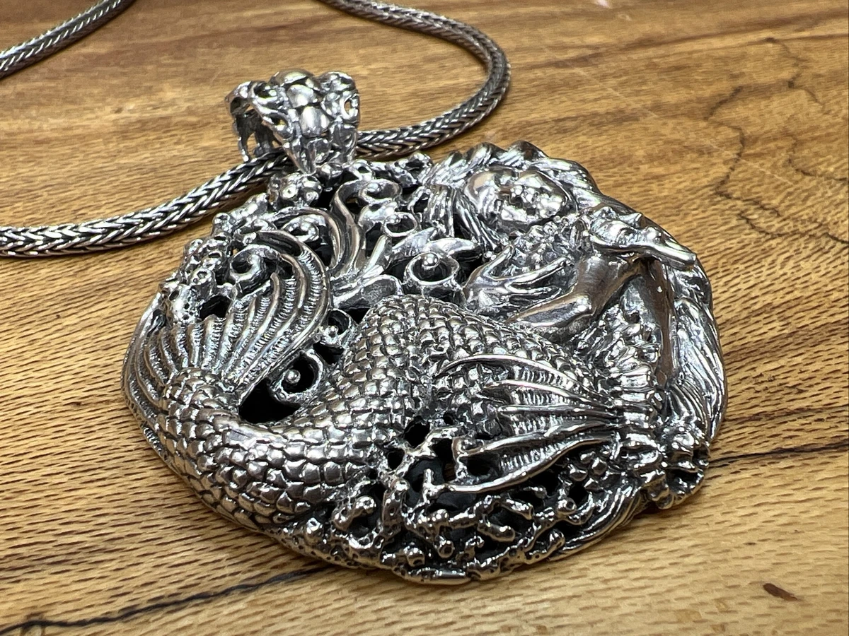 Sarda pendants on sale