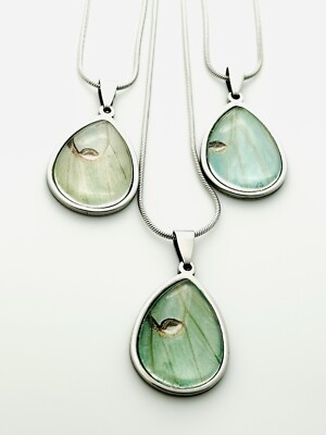 Real Luna Moth Wing Pendant Butterfly Jewelry Y2K Moth Taxidermy Insect Necklace