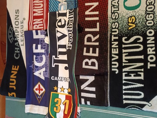 Lotto sciarpe da calcio. Squadre. Champions League. Usate. - Foto 4 di 5