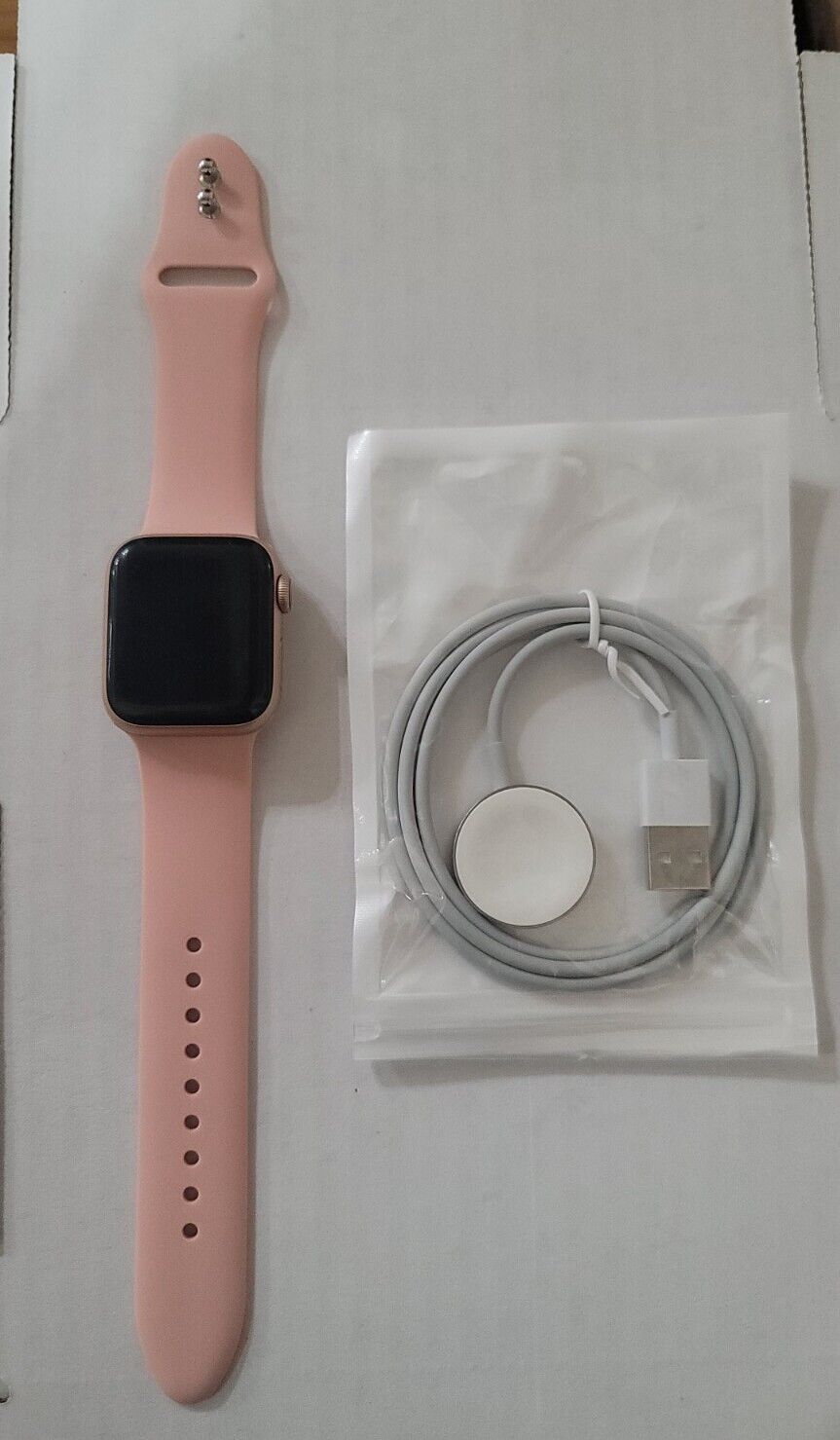 Apple Watch Series 4 40mm Gold Aluminum Case with Pink Sand Sport
