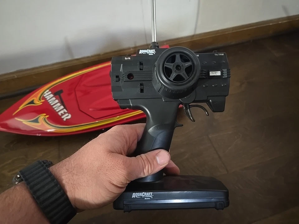 Aquacraft Hammer Rc Boat Red - Untested - For Parts/repair  - Image 2 of 4