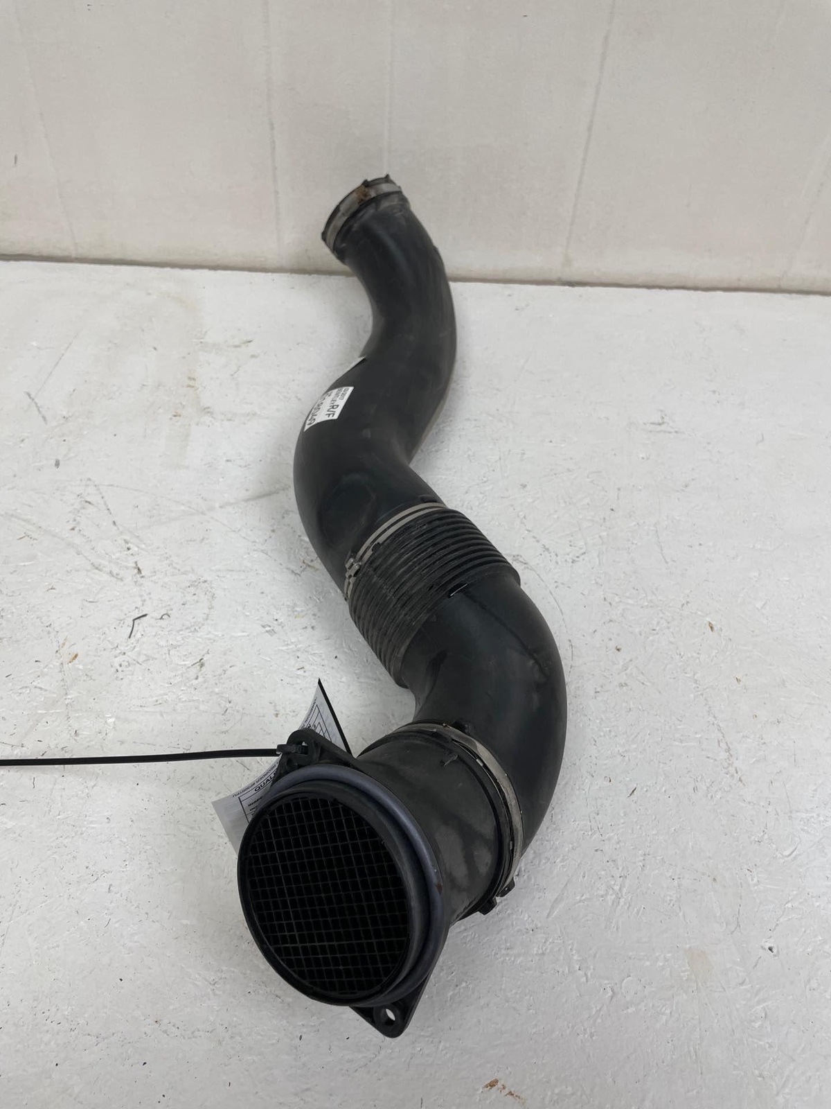2016-2020 BENTLEY BENTAYGA FRONT RIGHT SUCTION HOSE INTAKE TUBE AIR PIPE OEM