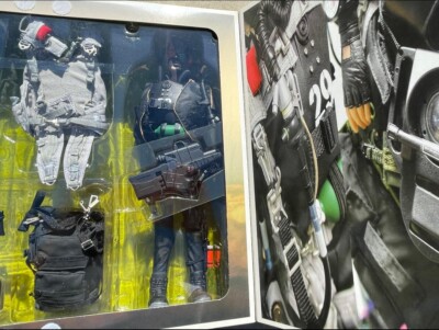 Hot Toys 1/6 Halo High Altitude Low Opening Seal UDT Action Hot Toys 1/6 Halo High Altitude Low Opening Seal UDT Action