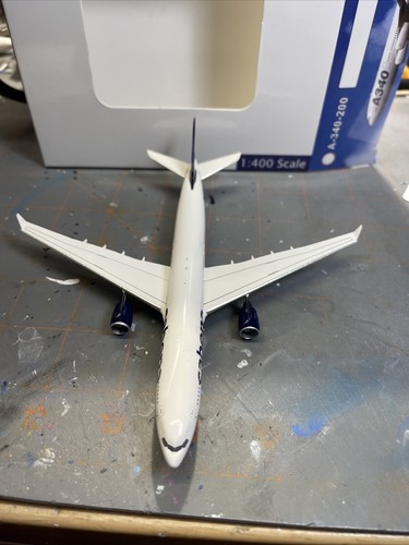 AeroClassics Sabena Airbus A330-300 OO-SFX 1:400 Scale Diecast Model - Picture 2 of 5