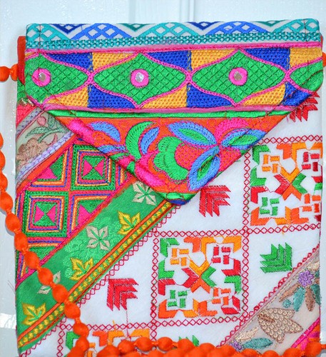 Bandolera bordada algodón seda, sobre, bandolera multicolor de la India - Imagen 5 de 6