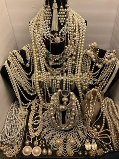 Huge estate jewelry Lot Junk Redesign Craft Faux Pearl Costume 8 lbs