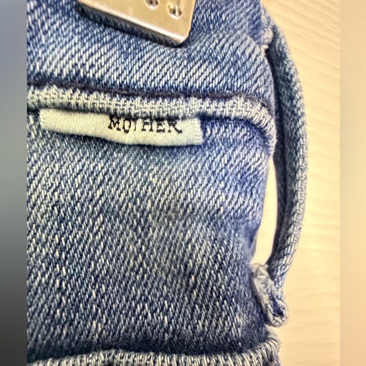 MOTHER High Rise Jeans Light Washed Denim The Looker Ankle Fray, Size 26 View 6