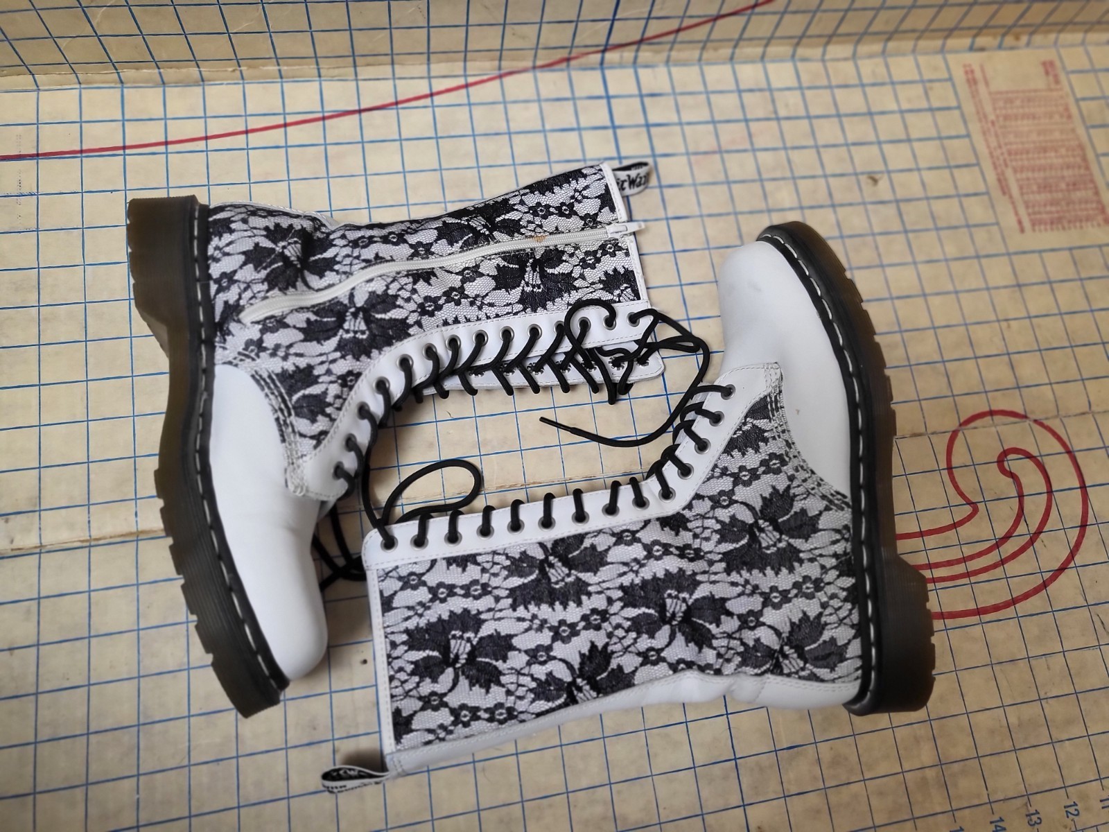 Dr. Martens 14 eye white black lace boots UK8 EU42 US10 Goth Halloween Doc thumbnail 2