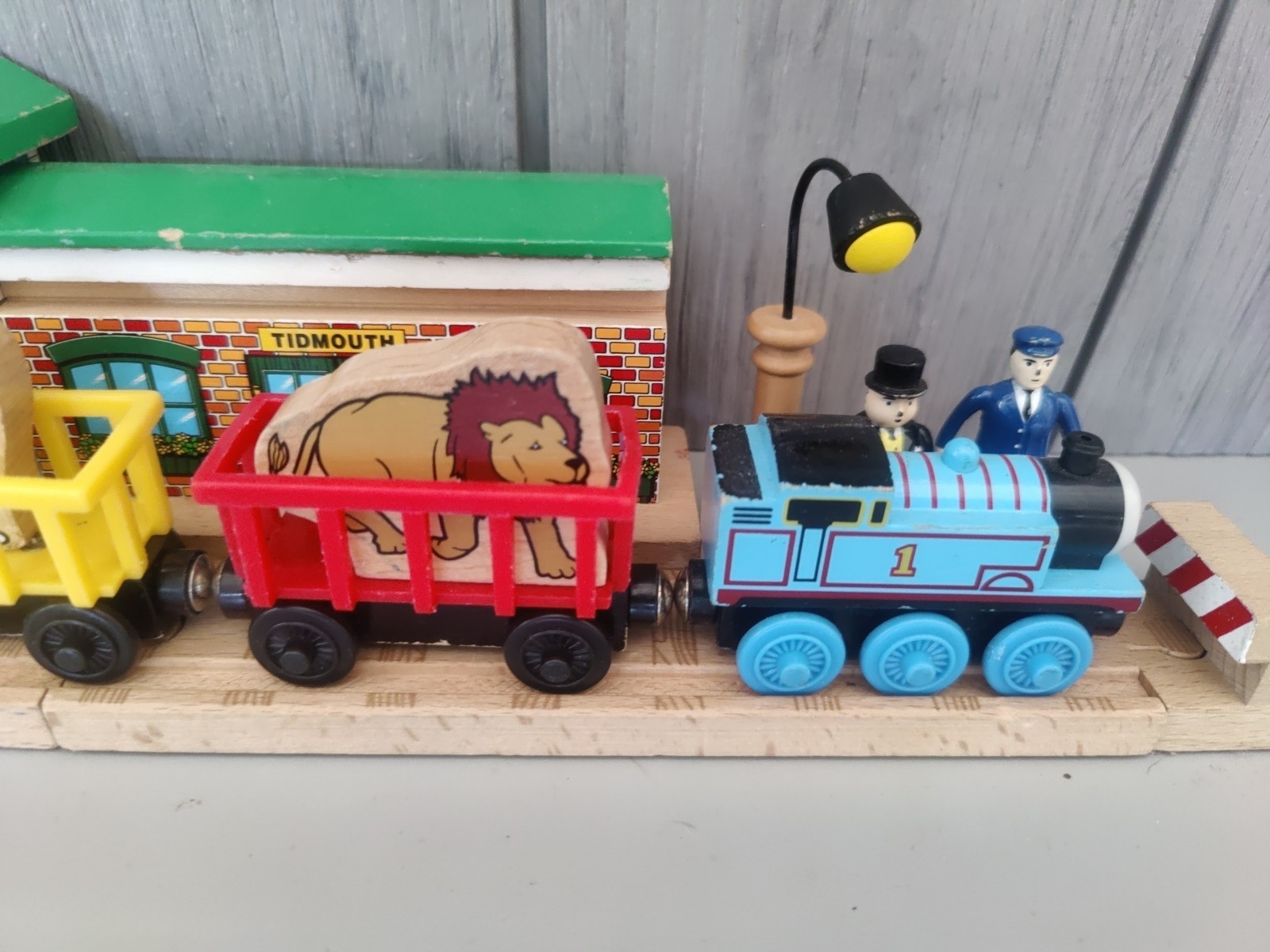 Picture 3 of 4