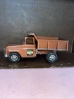 VTG C. 1960/1?TONKA HYDRAULIC DUMP TRUCK COPPER/BRONZE. STICKERS. BED TAIL RAISE