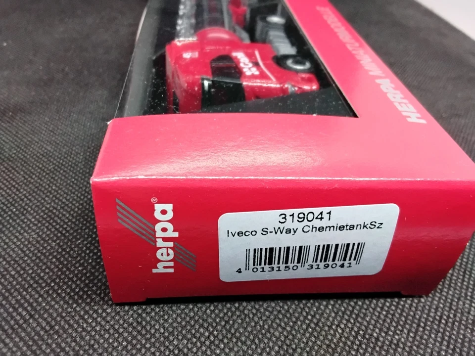 Camion citerne Iveco S way CANIL Herpa 319041 en HO - Photo 2/2