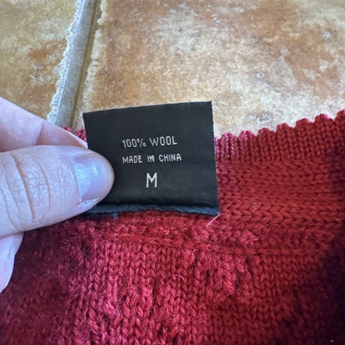 Vrikke Strickjacke Pullover Damen Medium Wolle Blumen bestickt Reißverschluss rot - Bild 9 von 10