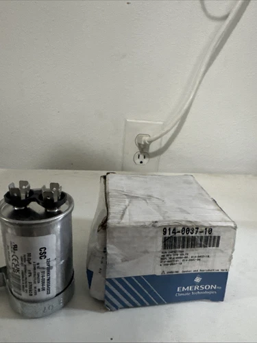 Copeland/Emerson 914-0037-10 Run Capacitor and Clamp