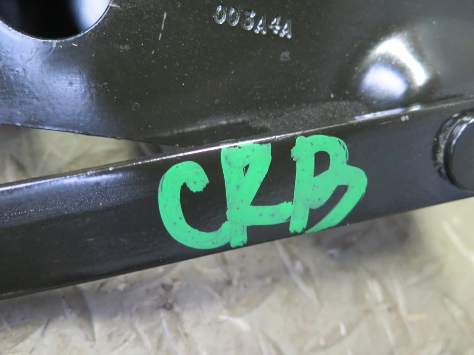 03-06 JUEGO DE 2 BISAGRAS MALETERO TRASERO IZQUIERDO Y DERECHO CHEVROLET SSR OEM Foto 2 de 4