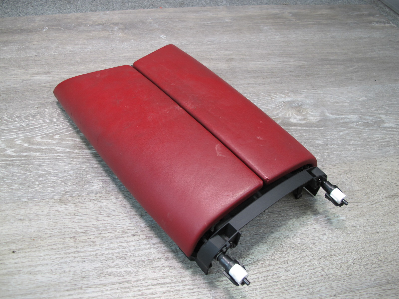 2017-2020 MASERATI LEVANTE M161 CENTER CONSOLE LEATHER ARMREST LID COVER RED