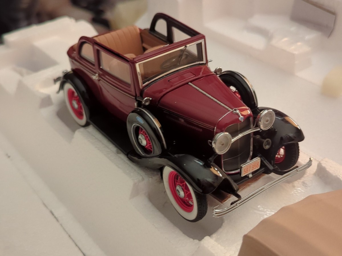 BOLD NIOB FRANKLIN MINT 1932 FORD V-8 BONNIE & CLYDE CAR