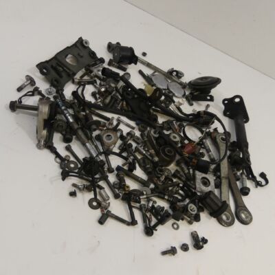 Suzuki GSF 1200 S WVA9 EZ:02 Schrauben & Kleinteile 38802