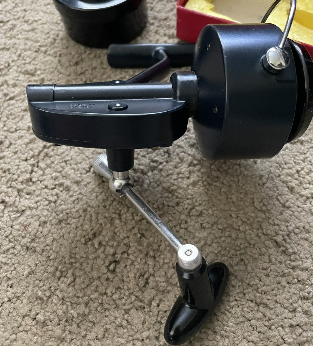 Garcia Mitchell 400 Fishing Reel - Vintage Spinning With Box Garcia Mitchell 400 Fishing Reel - Vintage Spinning With Box