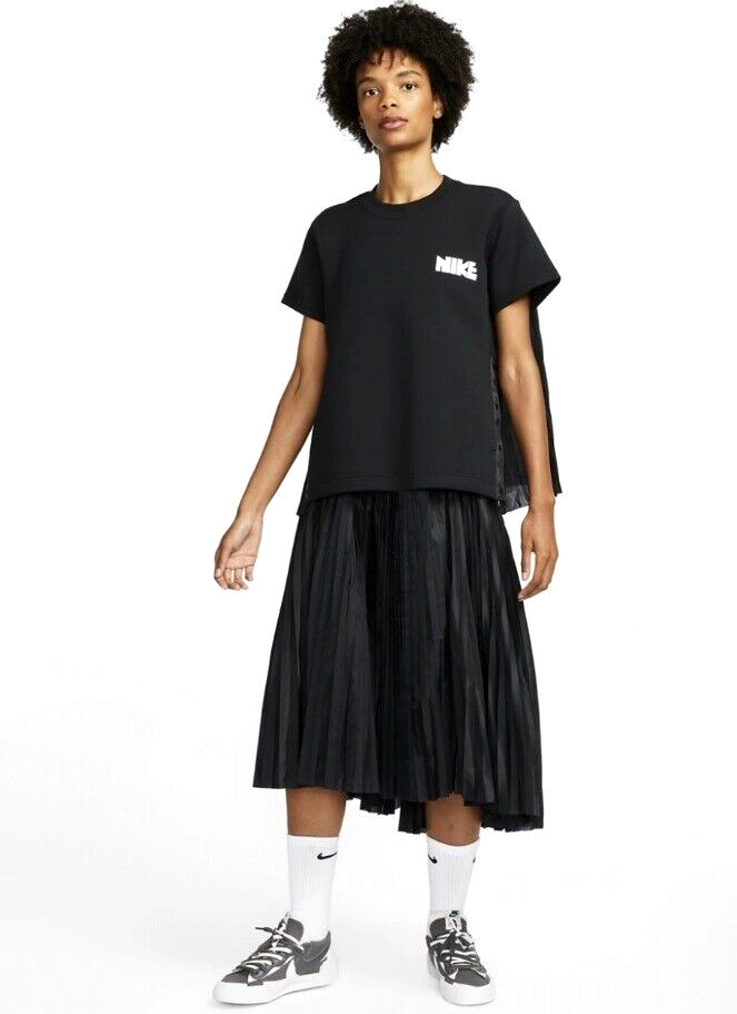 NIKE X SACAI SHORT SLEEVE TOP BLACK SIZE S BRAND NEW W/TAGS NIKE X SACAI SHORT SLEEVE TOP BLACK SIZE S BRAND NEW W/TAGS