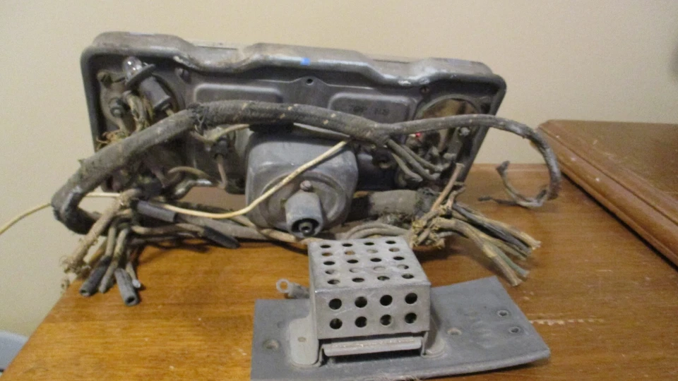 47福特皮卡仪表和速度计 — 第 4/4 张图片