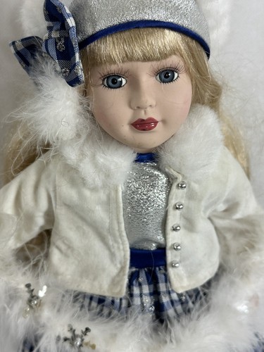 Brass Key Victorian Winter Snowflake Princess Genuine Porcelain Doll Faux Fur 16 - Bild 10 von 24