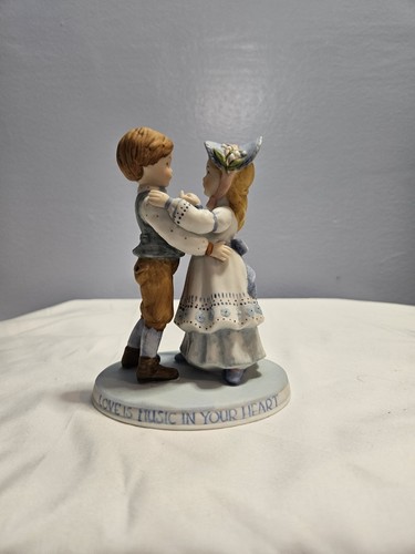 Vintage Holly Hobbie Figur "Love Is Music In Your Heart" Limited Edition - Bild 1 von 10