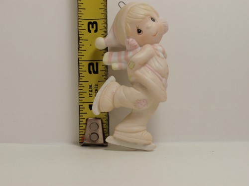 Precious Moments Dropping In For Christmas ornament E-2369 ice skates 1982 - Picture 2 of 12