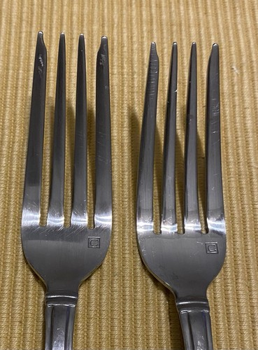 Cuisinart Stainless ELITE ROOSTER 7 1/4" Salad Forks Set of 2 b - Imagen 3 de 5