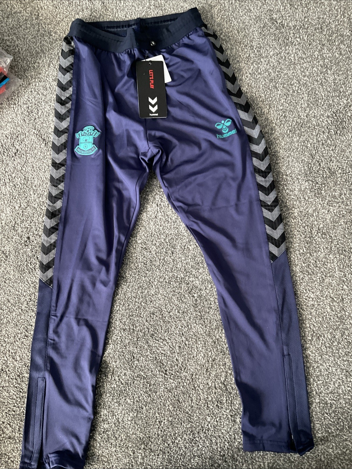 Foto 1 di 6