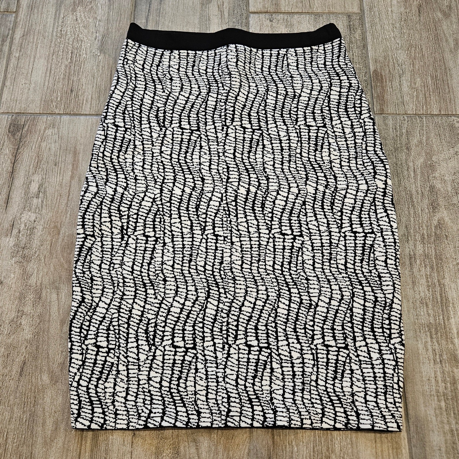 Reiss Midi Skirt Womens Size 6 Knit Stretch Pencil Straight Black White Pattern-image