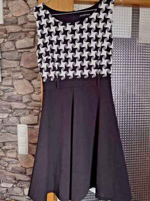 Kleid mit weitem Rock (ital. L),  Skaterstyle