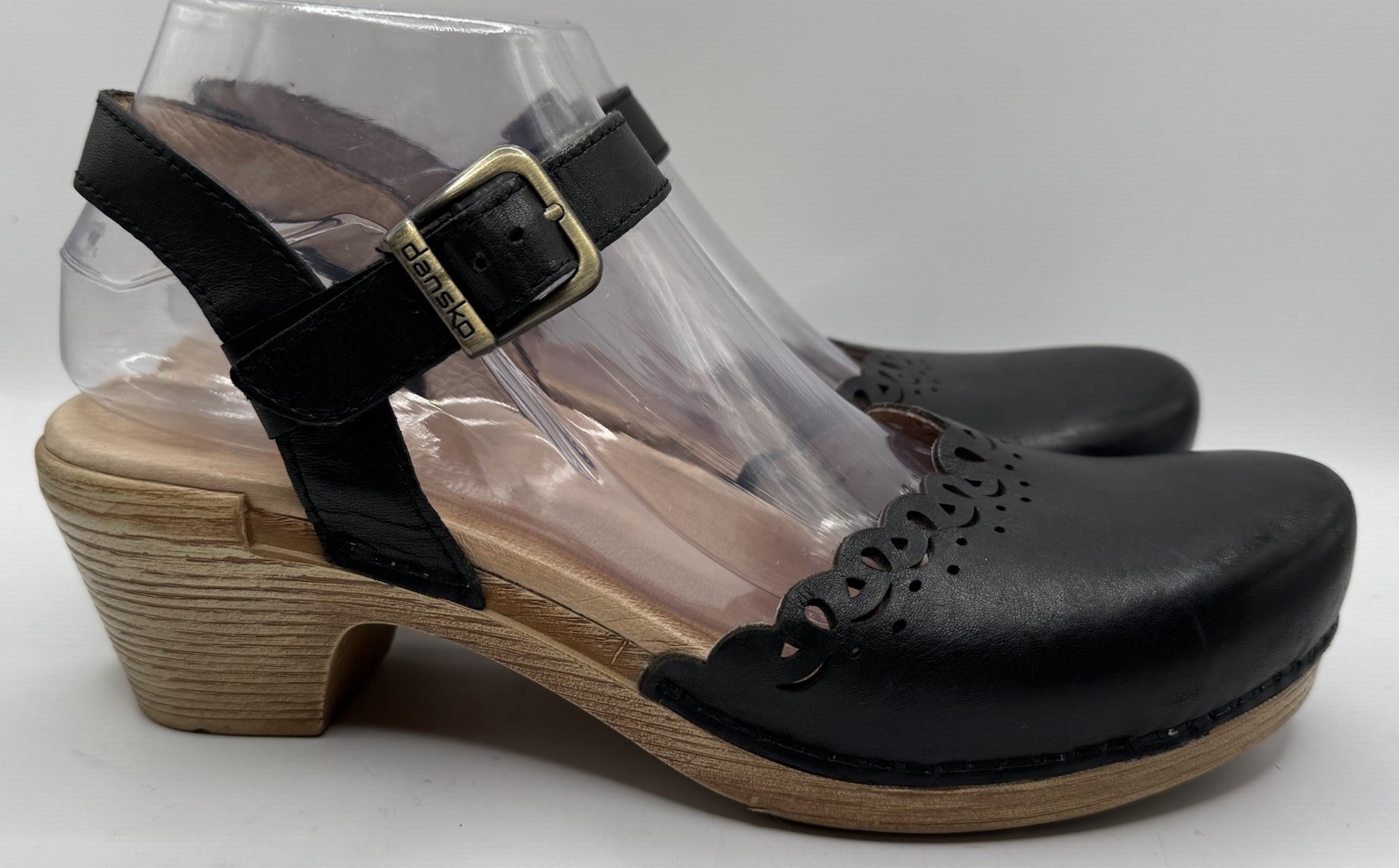 DANSKO Marta Mary Janes Sz 8.5-9 EU 30 Black Leather Scalloped Sandals Clogs EUC