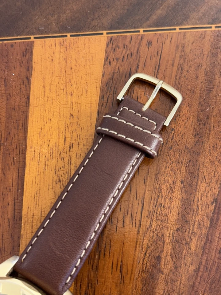 Reloj Invicta Mujer Tono Dorado Madreperla Fecha 0062 36mm Batería Nueva Foto 4 de 4