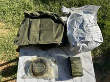 Vintage US  M17A1 Chemical Gas Mask MSA Size Medium With Bag and Extras 
