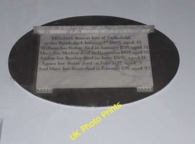 Foto 6x4 Holy Trinity, Colton: Memorial (9) Colton\/SD3186 um 2015