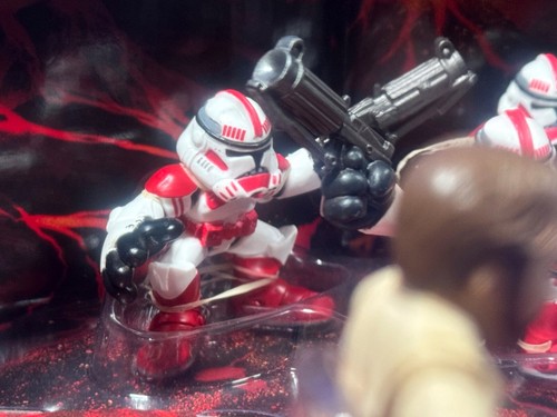 New - BATTLE ON MUSTAFAR - Star Wars GALACTIC HEROES 10 Figures 5 SHOCK TROOPERS - Picture 13 of 18