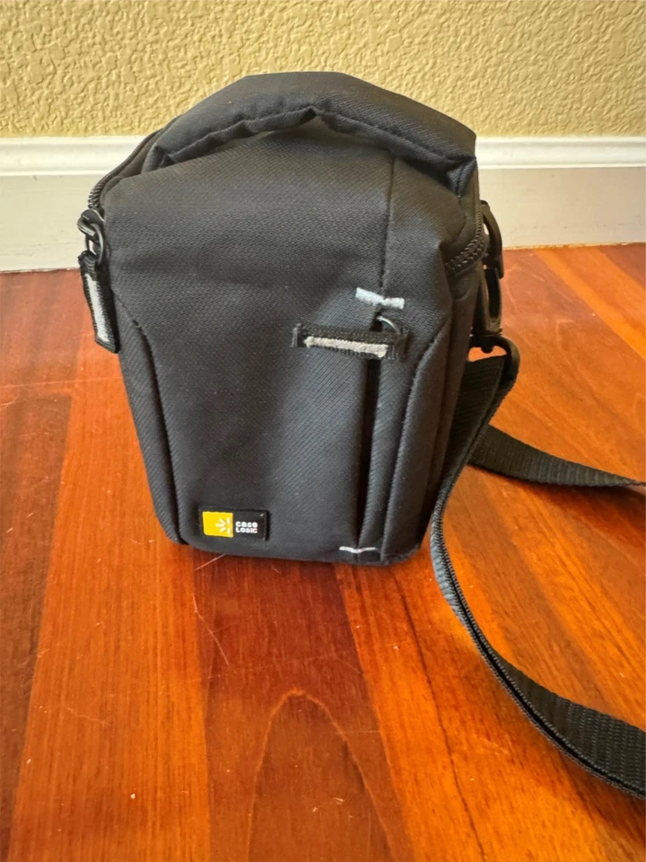 Case Logic TBC-404 Compact System/Hybrid Camera Case In Black - Image 2 of 4