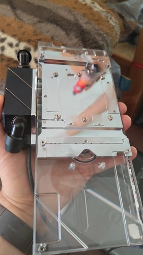 Alphacool Eiswolf 2 Radeon RX6800/XT/6900 referencia bloque de refrigeración activo + placa - Imagen 9 de 10