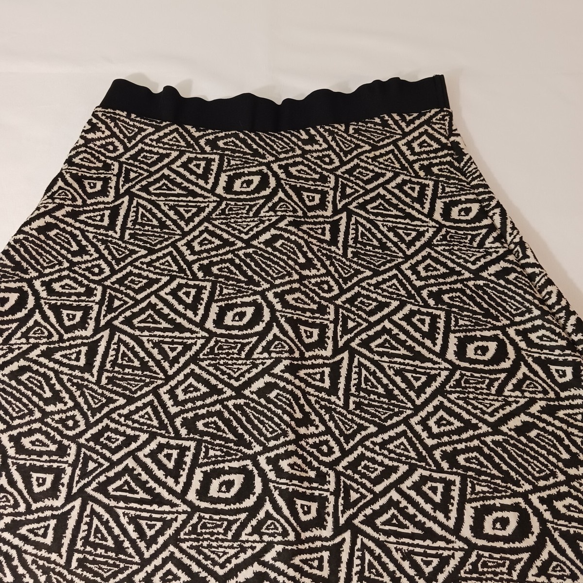 Vintage Icy 18299-M Womans Black & Beige Elastic Waist Pull-On