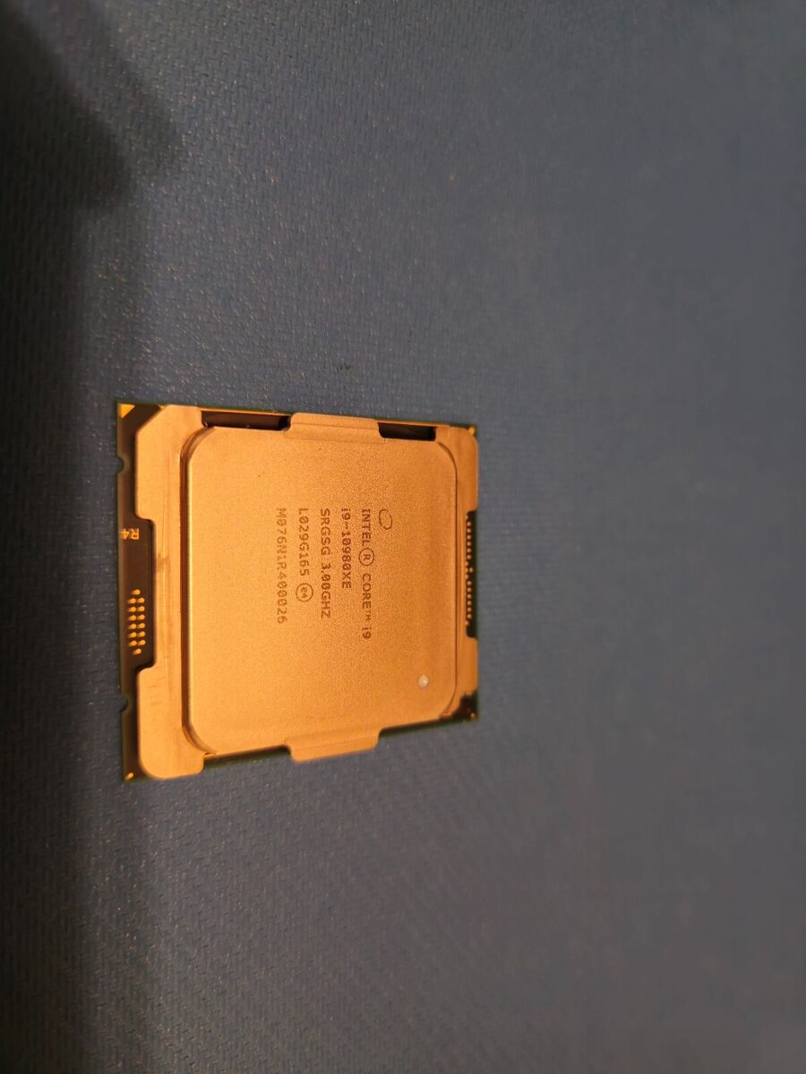 Intel Core i9-10980XE Extreme Edition Processor, 3 GHz, 18 Intel Core i9-10980XE Extreme Edition Processor, 3 GHz, 18