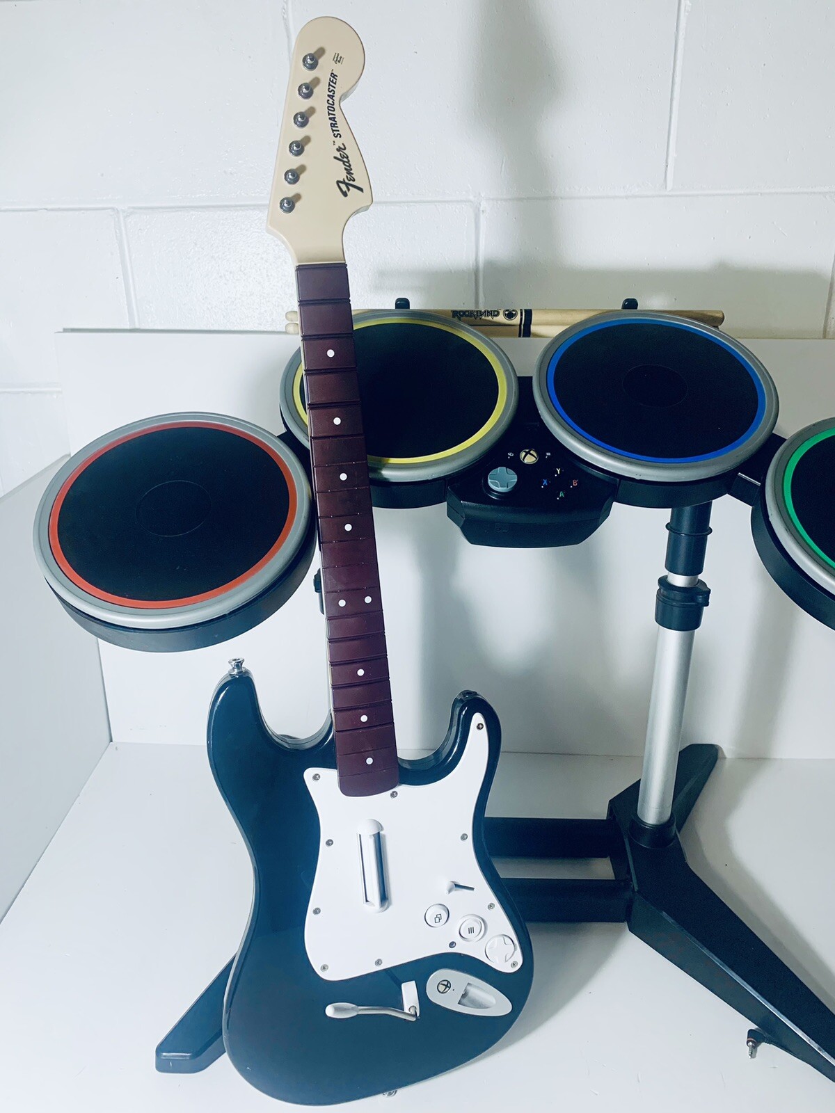 Rock Band 4 Xbox One Wireless Bundle Fender Stratocaster Guitar Drums