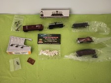 RAILROAD LOT N SCALE Trains, Santa Fe Caboose, Tanker, log, 2 box, Accessories